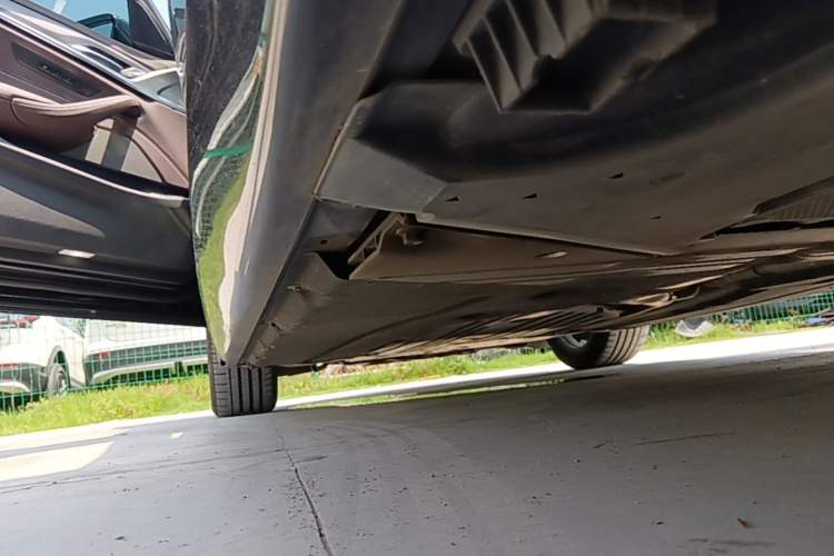 Used BMW 5 Series New Energy 2021 535Le M Sport Package Left Side Sill