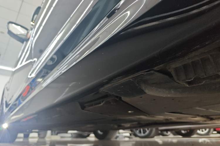 Used BMW 5 Series New Energy 2021 535Le Pioneer Edition M Sport Package Left Side Sill