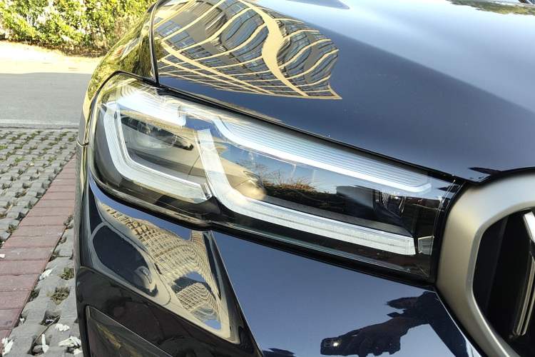 Used BMW 5 Series New Energy 2021 535Le M Sport Package Right Front Headlight