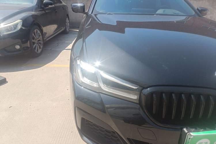 Used BMW 5 Series New Energy 2021 535Le Pioneer Edition M Sport Package Right Front Headlight