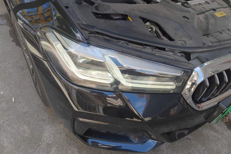 Used BMW 5 Series New Energy 2021 535Le M Sport Package Right Front Headlight