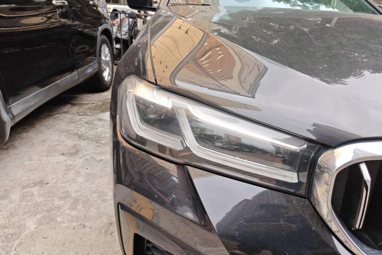 Used BMW 5 Series New Energy 2021 535Le Pioneer Edition M Sport Package Right Front Headlight