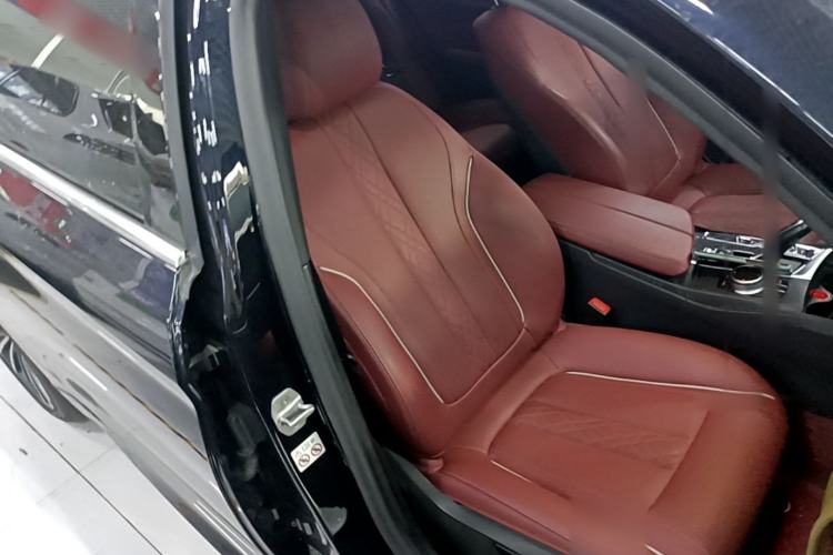 Used BMW 5 Series New Energy 2021 535Le M Sport Package Right Front Seat