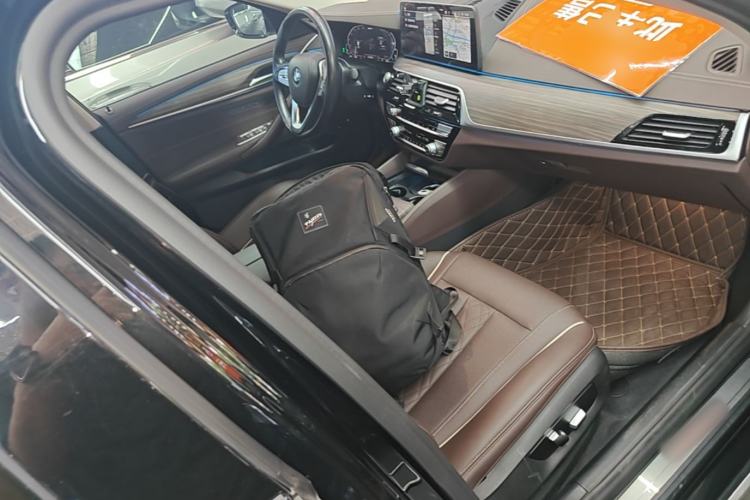 Used BMW 5 Series New Energy 2021 535Le Luxury Package Right Front Seat