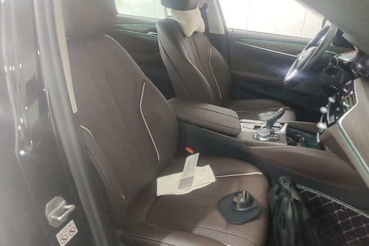 Used BMW 5 Series New Energy 2021 Updated 535Le Luxury Package Right Front Seat