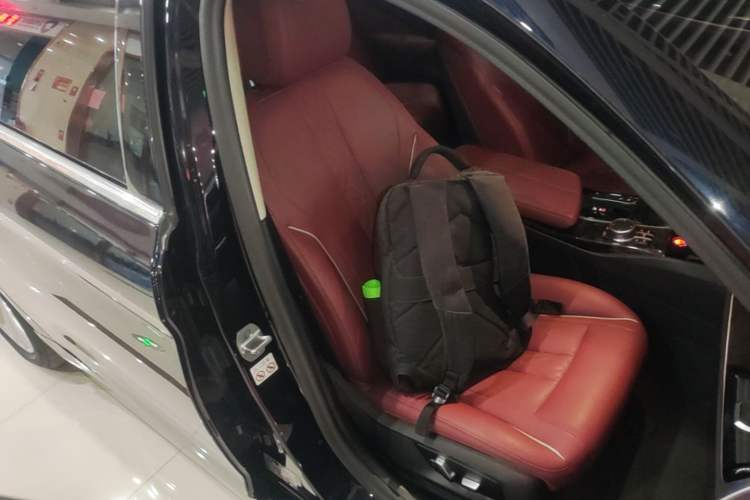 Used BMW 5 Series New Energy 2021 Updated 535Le Luxury Package Right Front Seat