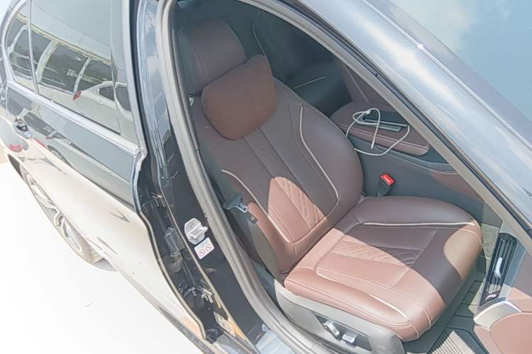 Used BMW 5 Series New Energy 2021 535Le M Sport Package Right Front Seat