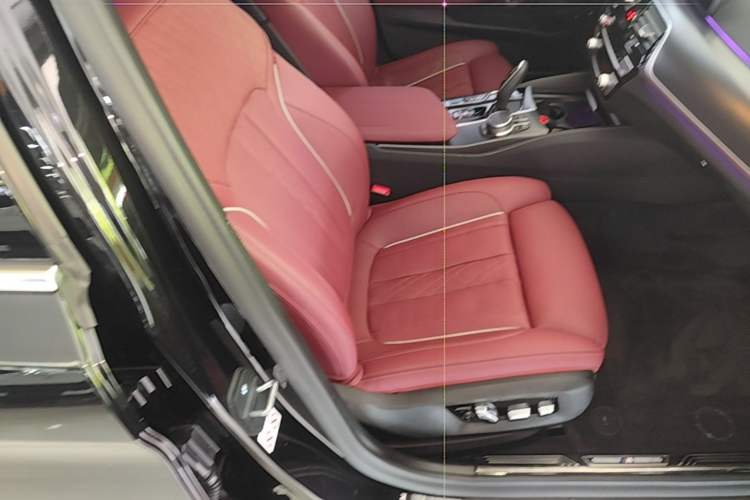 Used BMW 5 Series New Energy 2021 Restyled 535Le Pioneer Edition M Sport Package Right Front Seat