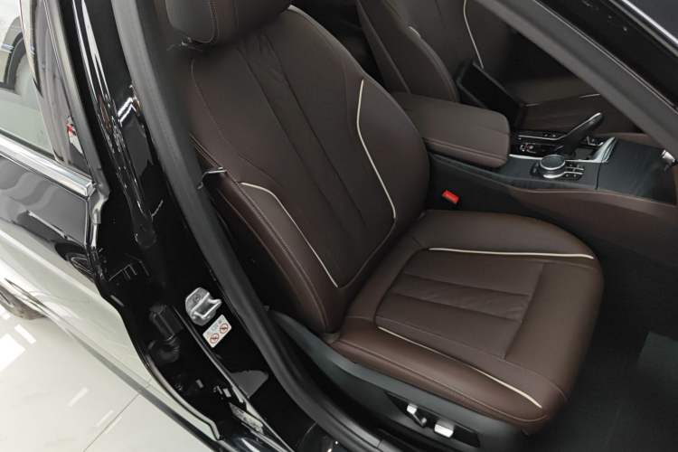 Used BMW 5 Series New Energy 2021 535Le M Sport Package Right Front Seat
