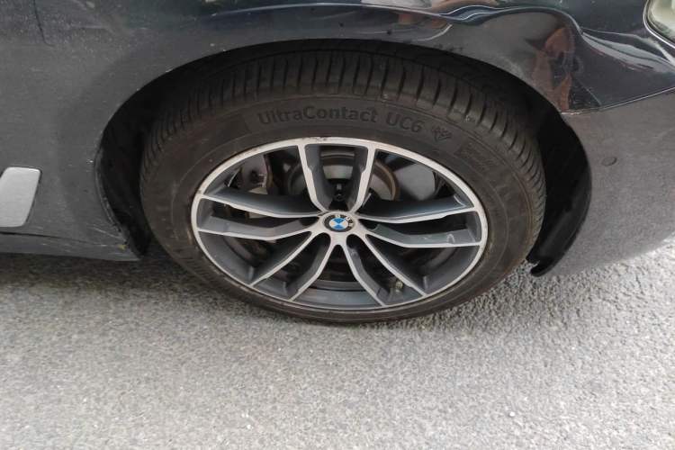 Used BMW 5 Series New Energy 2021 535Le M Sport Package Right Front Wheel Hub