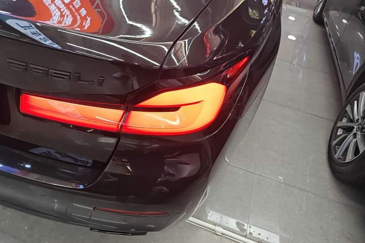 Used BMW 5 Series New Energy 2021 535Le Luxury Package Right Rear Taillight