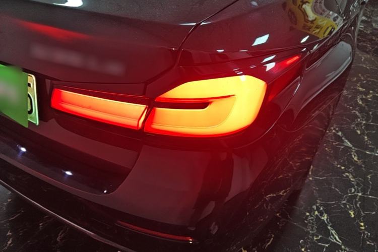 Used BMW 5 Series New Energy 2021 535Le Luxury Package Right Rear Taillight