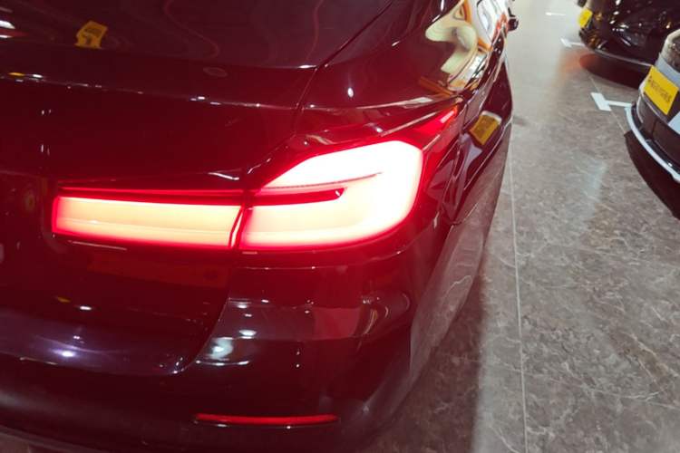 Used BMW 5 Series New Energy 2021 535Le Luxury Package Right Rear Taillight