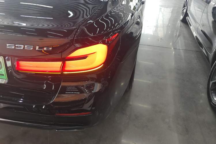Used BMW 5 Series New Energy 2021 535Le Luxury Package Right Rear Taillight