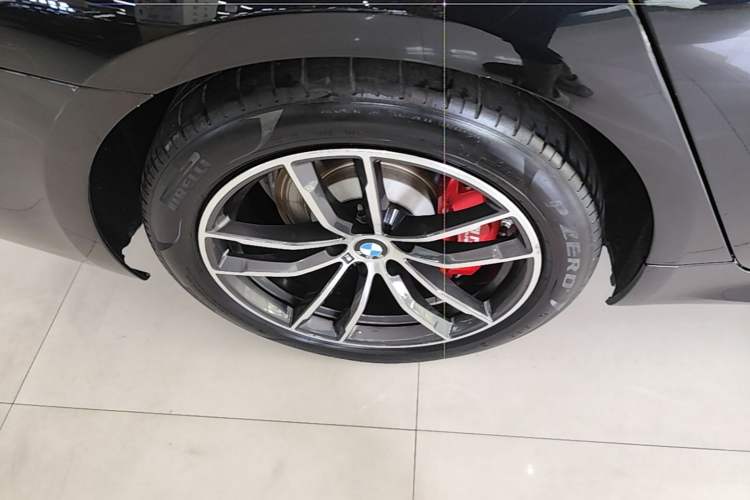 Used BMW 5 Series New Energy 2021 Restyled 535Le Pioneer Edition M Sport Package Right Rear Wheel Hub