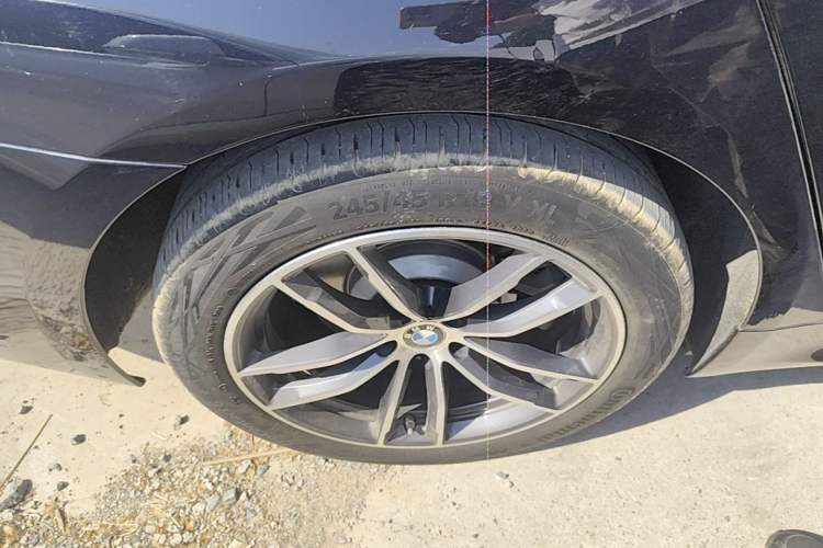 Used BMW 5 Series New Energy 2021 535Le Pioneer Edition M Sport Package Right Rear Wheel Hub