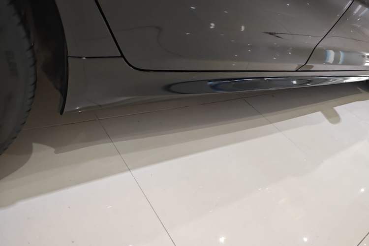 Used BMW 5 Series New Energy 2021 535Le Pioneer Edition M Sport Package Right Side Sill