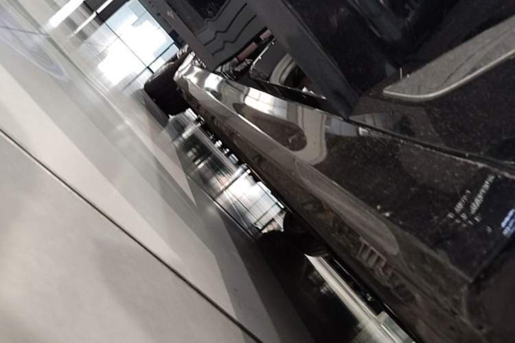 Used BMW 5 Series New Energy 2021 535Le Luxury Package Right Side Sill