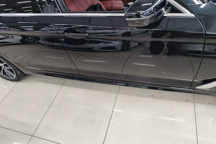 Used BMW 5 Series New Energy 2021 535Le M Sport Package Right Side Sill