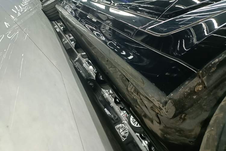 Used BMW 5 Series New Energy 2021 535Le Luxury Package Right Side Sill