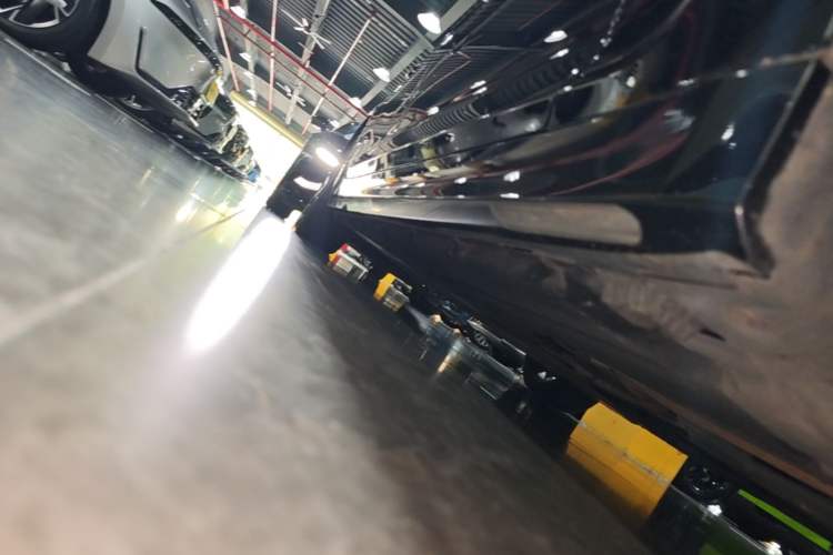Used BMW 5 Series New Energy 2021 535Le Luxury Package Right Side Sill