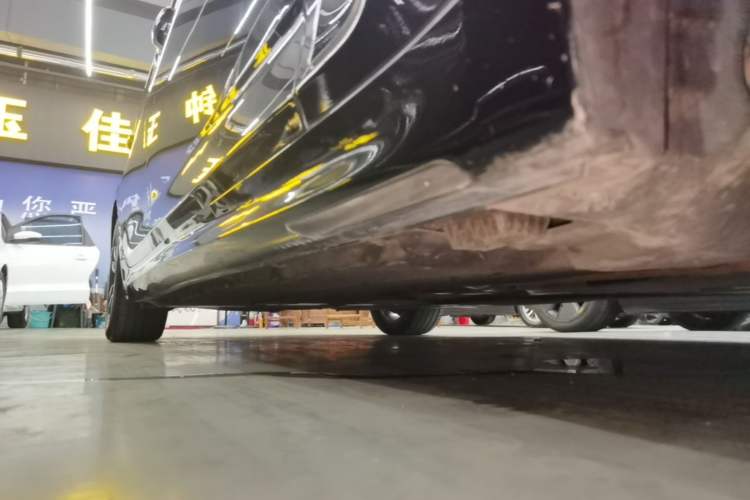 Used BMW 5 Series New Energy 2021 535Le M Sport Package Right Side Sill
