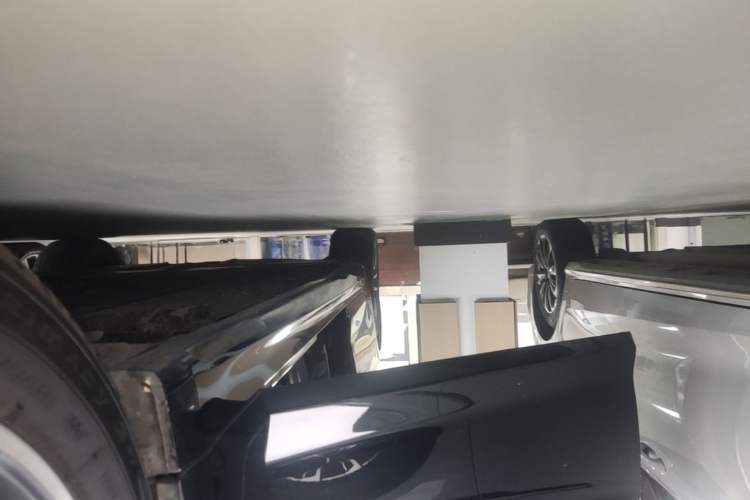 Used BMW 5 Series New Energy 2021 535Le Pioneer Edition M Sport Package Right Side Sill