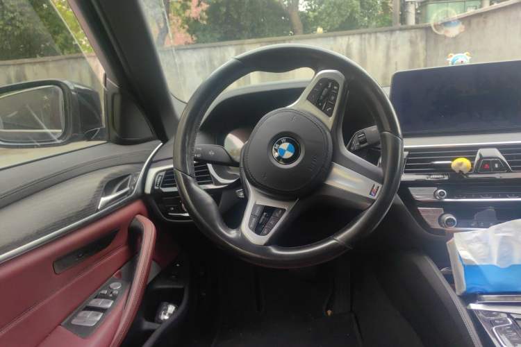 Used BMW 5 Series New Energy 2021 535Le M Sport Package Steering Wheel