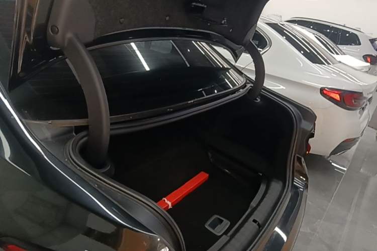 Used BMW 5 Series New Energy 2021 Restyled 535Le M Sport Package Trunk