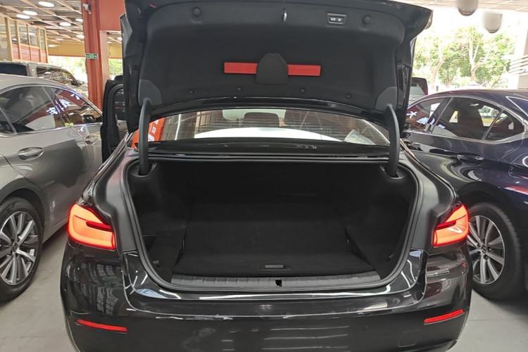 Used BMW 5 Series New Energy 2021 535Le Luxury Package Trunk