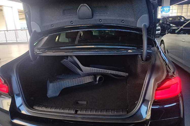 Used BMW 5 Series New Energy 2021 535Le M Sport Package Trunk