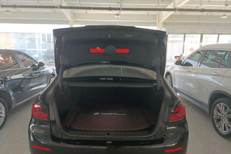 Used BMW 5 Series New Energy 2021 535Le Luxury Package Trunk