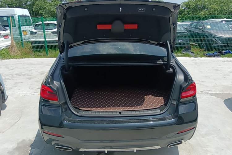 Used BMW 5 Series New Energy 2021 535Le M Sport Package Trunk