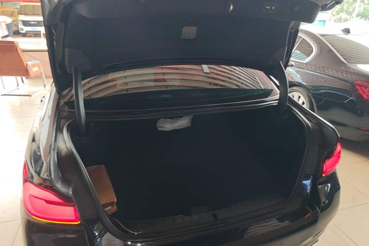 Used BMW 5 Series New Energy 2021 535Le Pioneer Edition M Sport Package Trunk