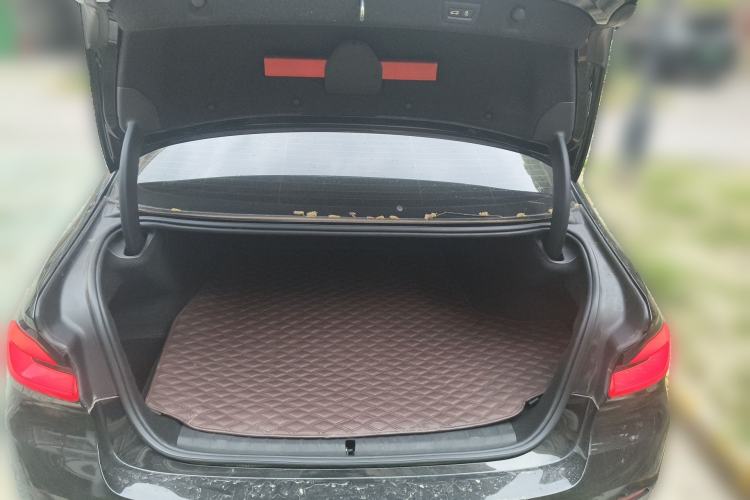 Used BMW 5 Series New Energy 2021 535Le Luxury Package Trunk