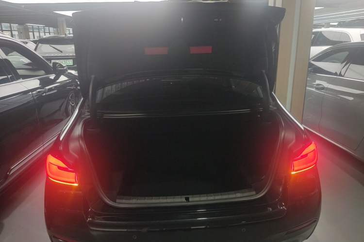 Used BMW 5 Series New Energy 2021 535Le Pioneer Edition M Sport Package Trunk