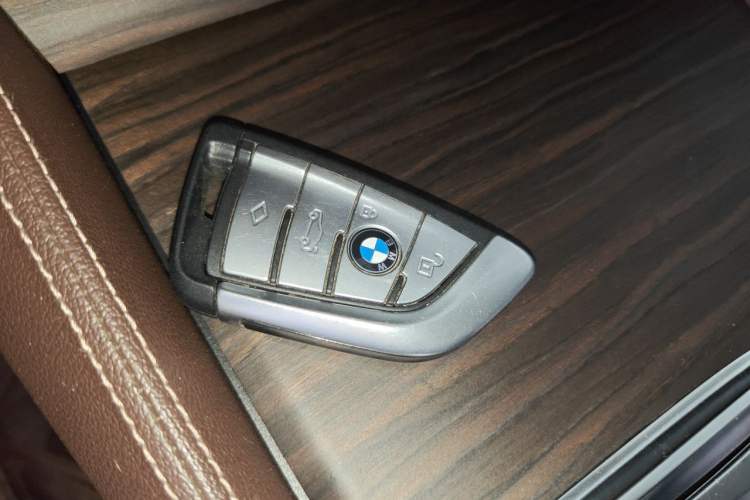 Used BMW 5 Series New Energy 2021 535Le Luxury Package Vehicle Key