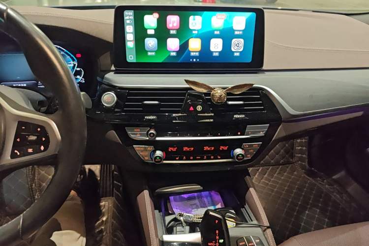 Used BMW 5 Series New Energy 2021 535Le M Sport Package Audio And AC Panel