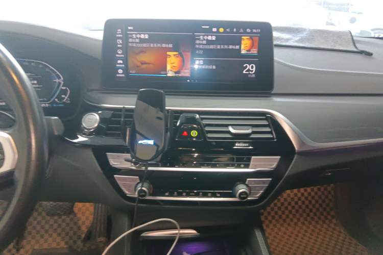 Used BMW 5 Series New Energy 2021 535Le Luxury Package Audio And AC Panel