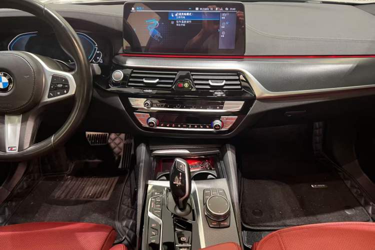 Used BMW 5 Series New Energy 2021 535Le Pioneer Edition M Sport Package Audio And AC Panel