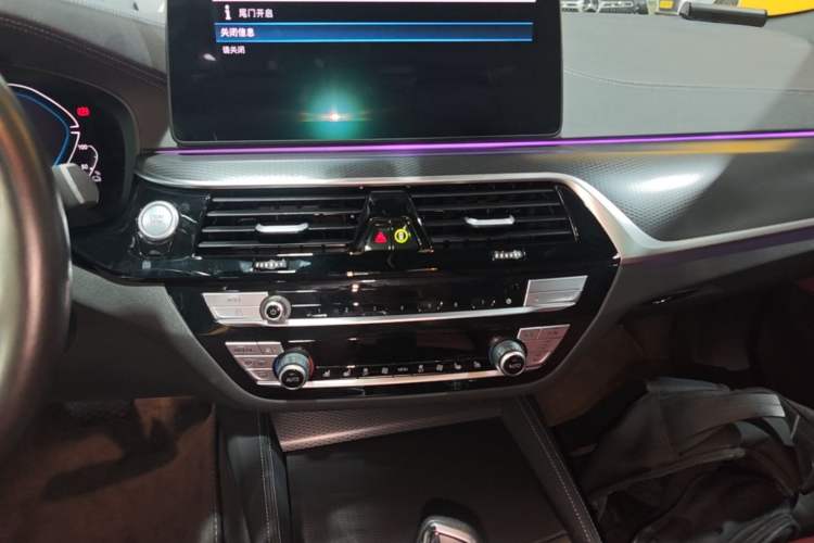 Used BMW 5 Series New Energy 2021 535Le Pioneer Edition M Sport Package Audio And AC Panel
