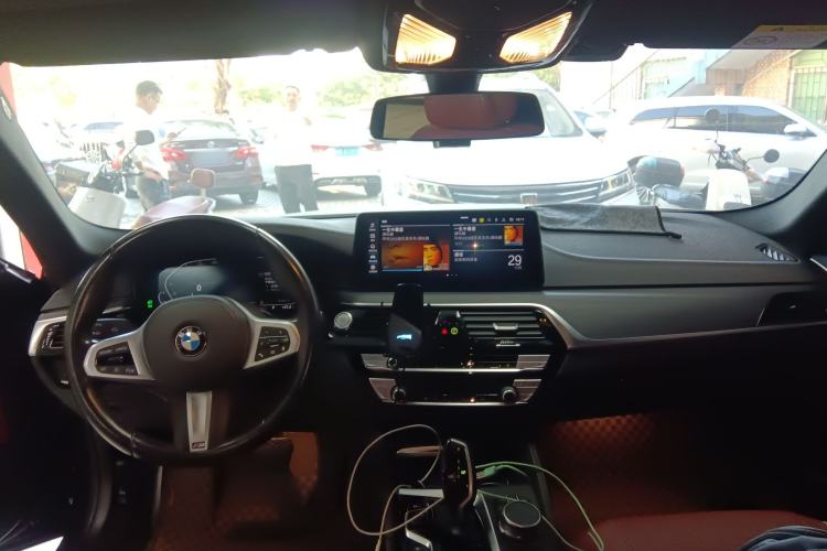 Used BMW 5 Series New Energy 2021 535Le Luxury Package Center Console