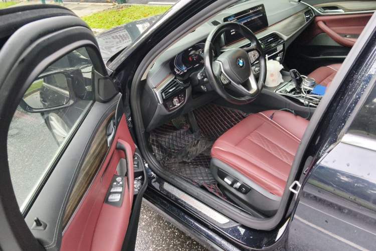 Used BMW 5 Series New Energy 2021 535Le Luxury Package Driver Seat