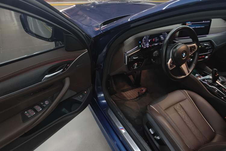 Used BMW 5 Series New Energy 2021 535Le M Sport Package Driver Seat