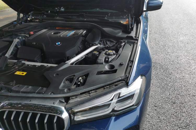 Used BMW 5 Series New Energy 2021 535Le M Sport Package Engine Bay Left