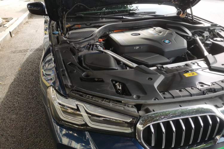Used BMW 5 Series New Energy 2021 535Le M Sport Package Engine Bay Right