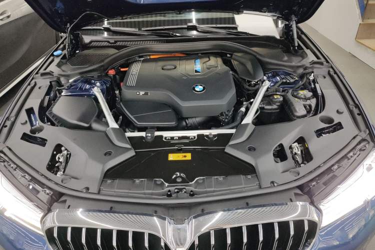 Used BMW 5 Series New Energy 2021 535Le Luxury Package Engine Bay