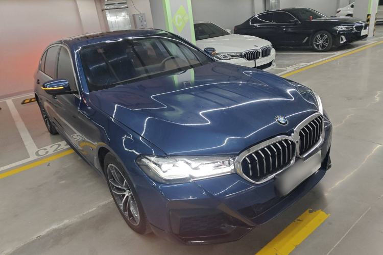 Used BMW 5 Series New Energy 2021 535Le M Sport Package Front Right 45 Deg