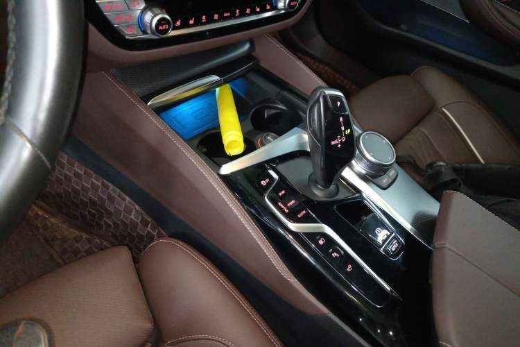 Used BMW 5 Series New Energy 2021 535Le Pioneer Edition M Sport Package Gear Lever