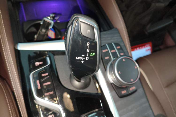 Used BMW 5 Series New Energy 2021 535Le M Sport Package Gear Lever